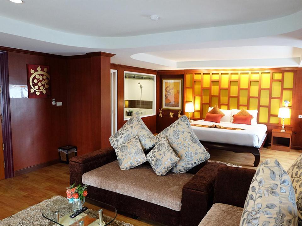 Grand Hill Resort And Spa Nakhon Sawan Exterior foto